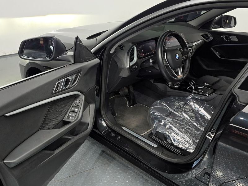 2023 BMW 2 Series 220i Sport photo 10