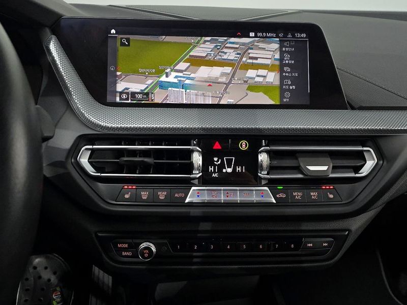2023 BMW 2 Series 220i Sport photo 16
