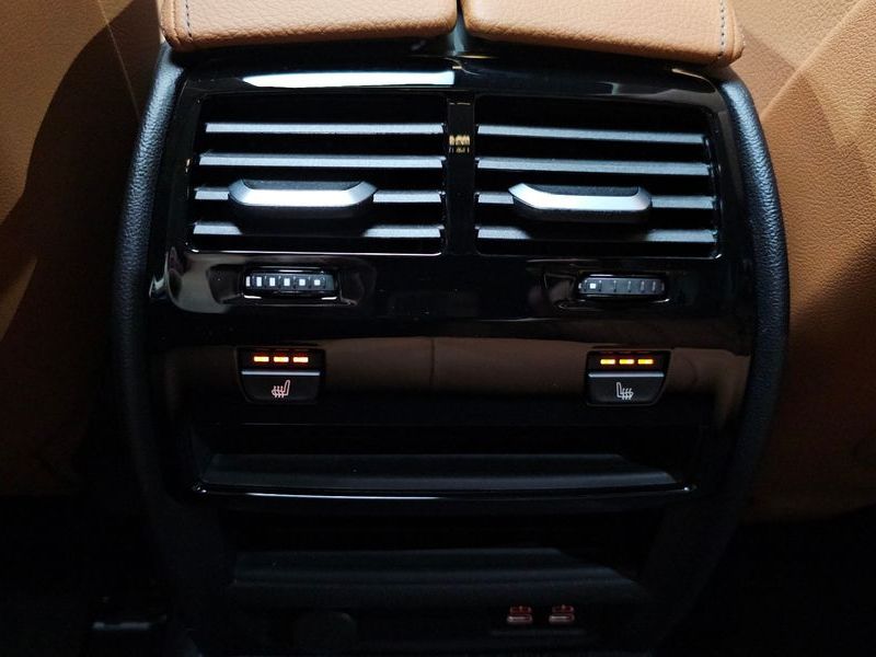 2023 BMW 5 Series 520i Luxury photo 17