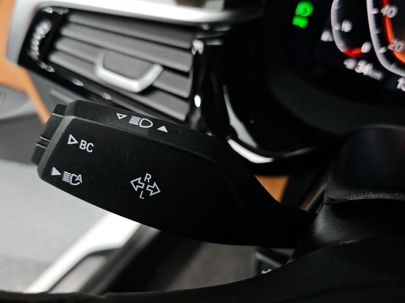 2023 BMW 5 Series 520i Luxury photo 29