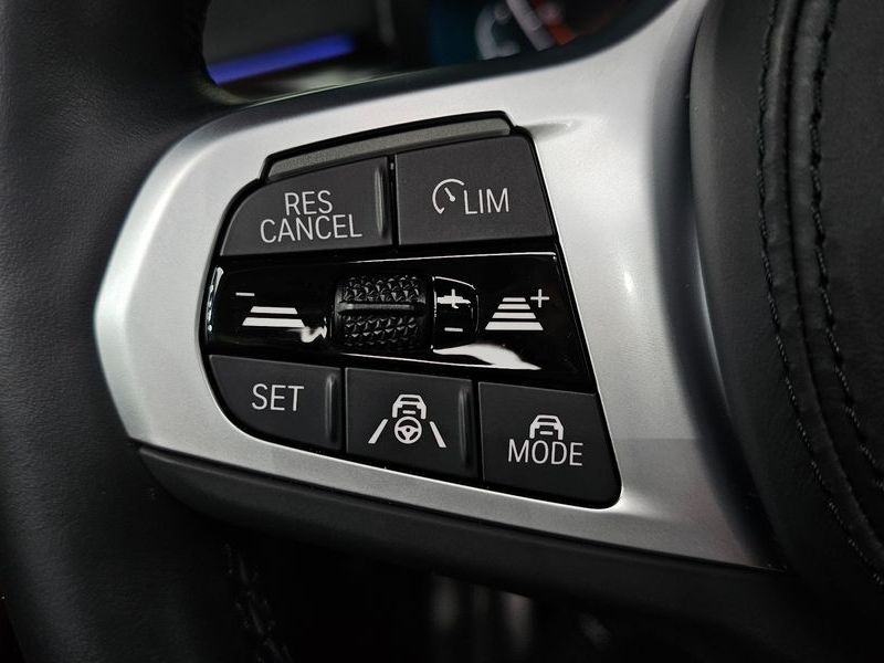 2022 BMW 5 Series 520i M Sport photo 16
