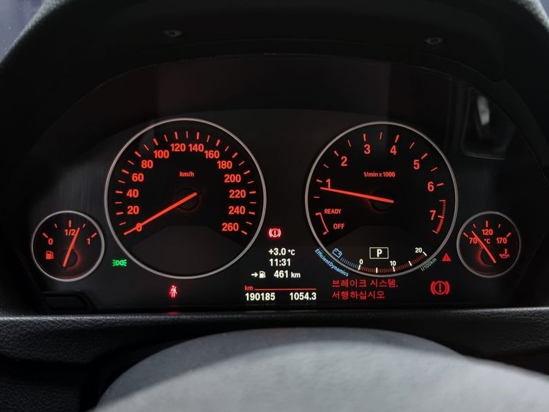 2013 BMW 3 Series 328i photo 8