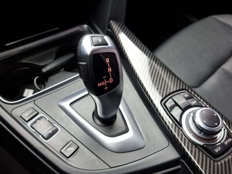 2013 BMW 3 Series 328i photo 9