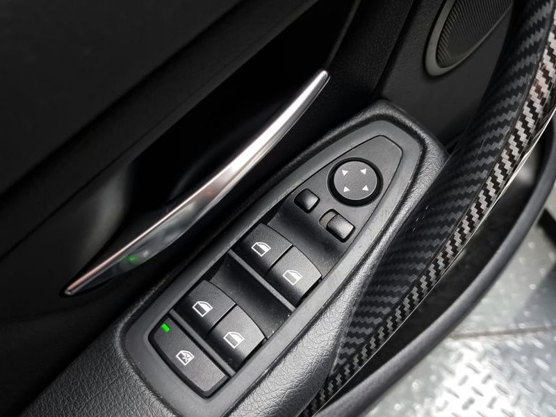 2013 BMW 3 Series 328i photo 19