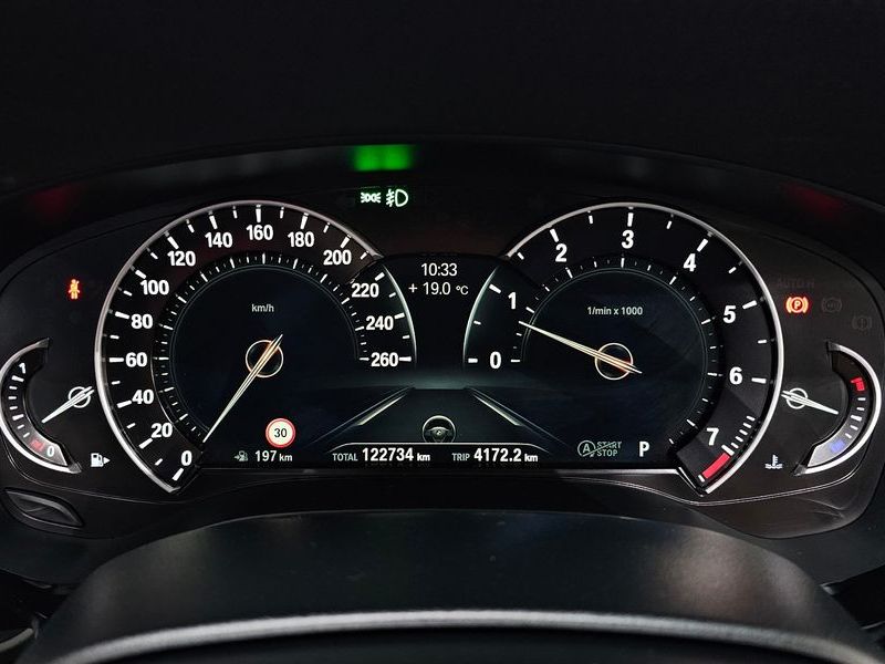 2019 BMW 5 Series 530i Luxury Plus photo 8