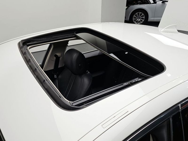 2019 BMW 5 Series 530i Luxury Plus photo 17