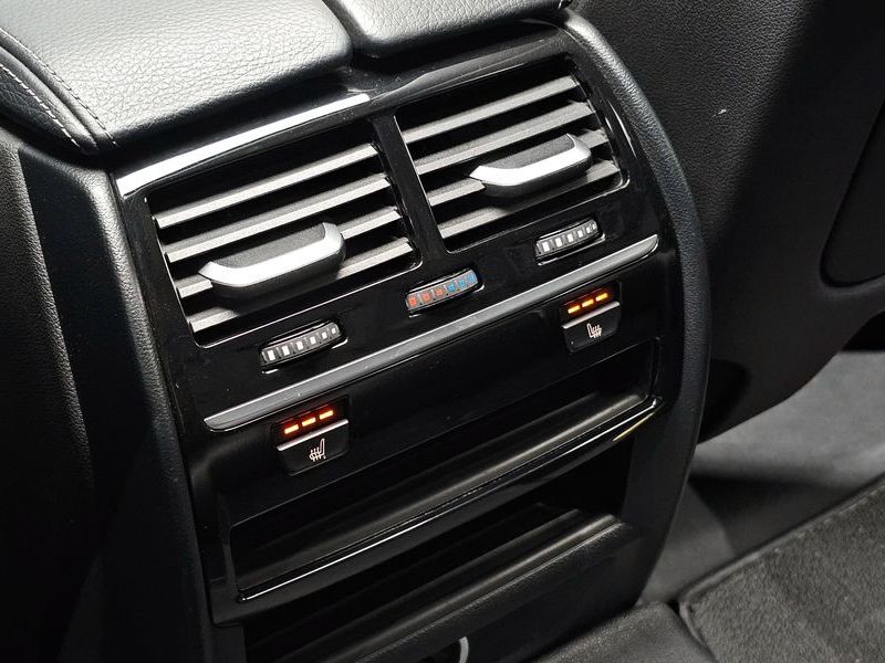 2019 BMW 5 Series 530i Luxury Plus photo 27