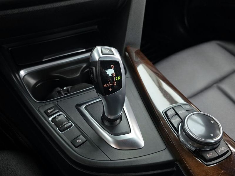 2014 BMW 3 Series 320d photo 9