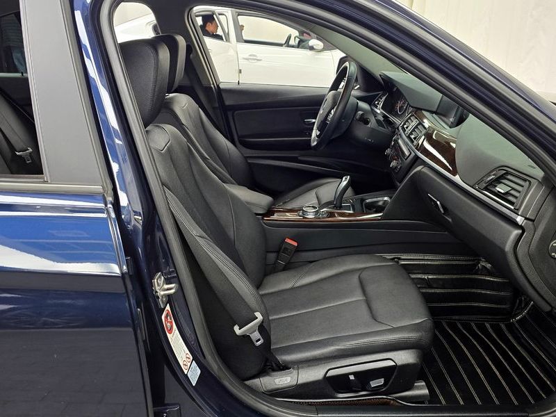 2014 BMW 3 Series 320d photo 11