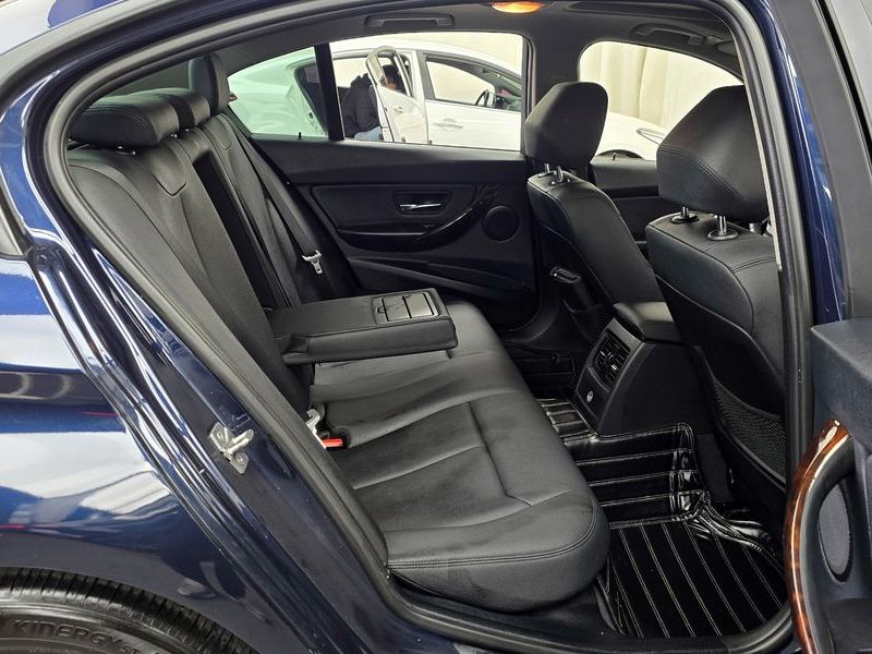 2014 BMW 3 Series 320d photo 12
