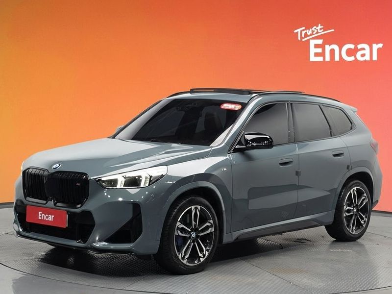 2024 BMW X1 M35i xDrive photo 1
