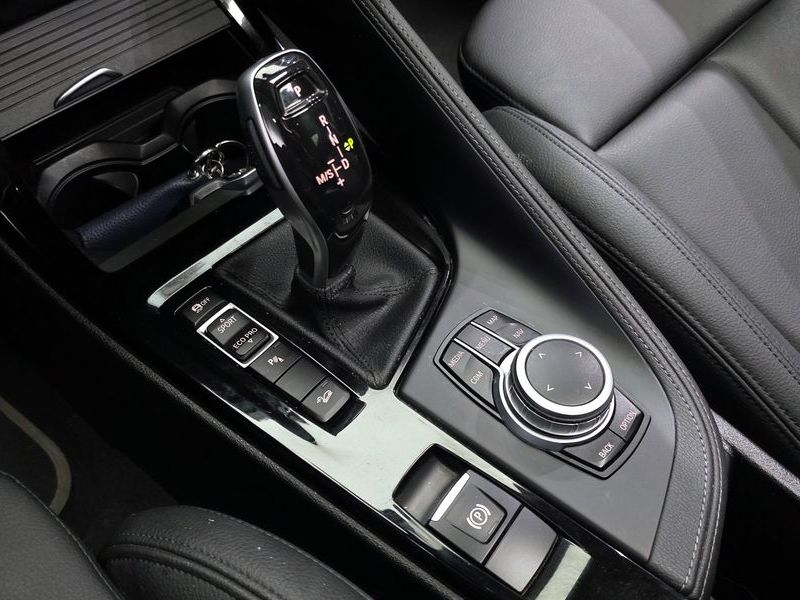 2022 BMW X2 xDrive20i Advantage photo 9