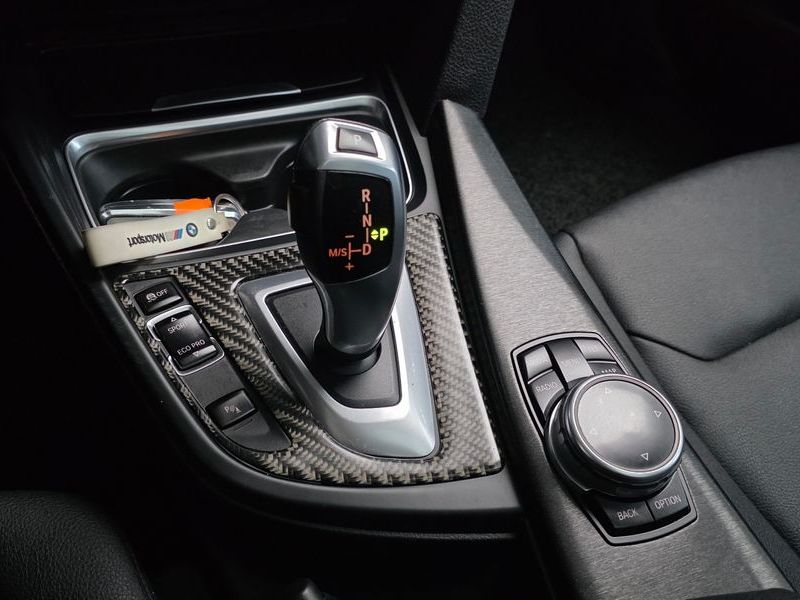 2014 BMW 3 Series GT 320d photo 9