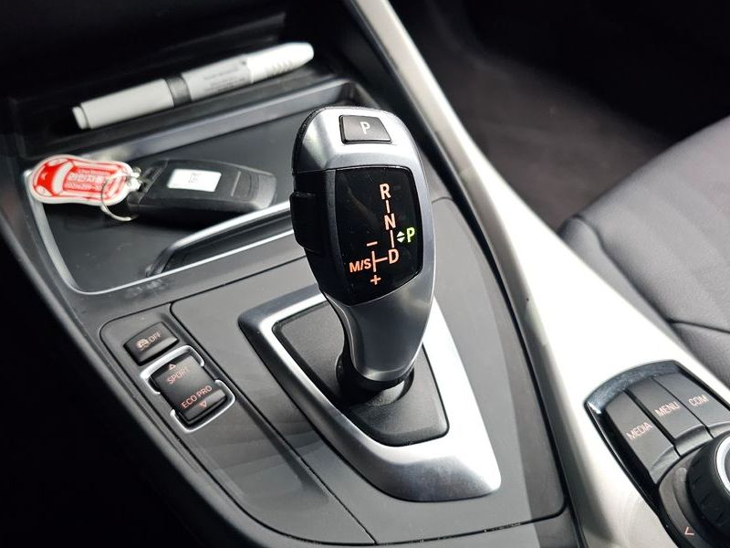 2018 BMW 1 Series 118d JOY 5DOOR photo 9