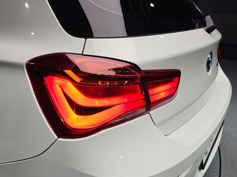 2018 BMW 1 Series 118d JOY 5DOOR photo 23
