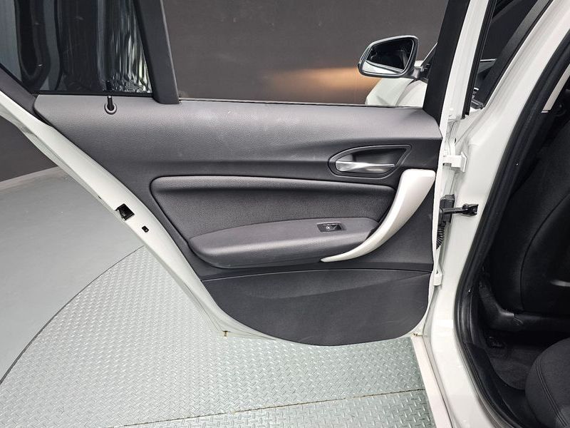 2018 BMW 1 Series 118d JOY 5DOOR photo 25