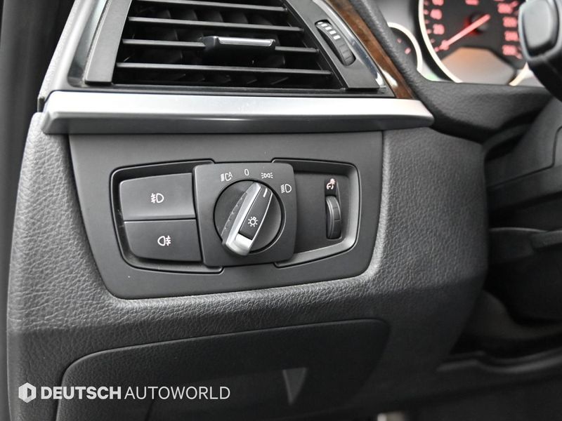 2014 BMW 3 Series 320d photo 17