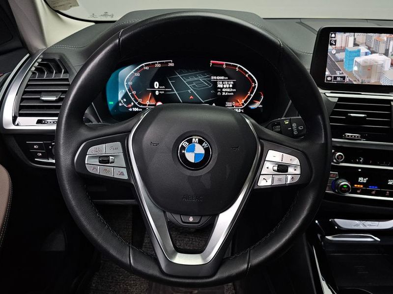 2021 BMW X3 xDrive 20i Luxury photo 12