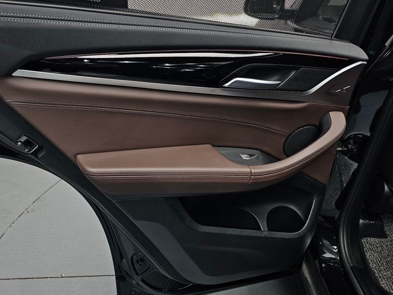 2021 BMW X3 xDrive 20i Luxury photo 25