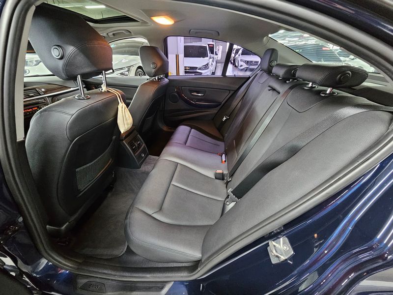 2013 BMW 3 Series 320d photo 8
