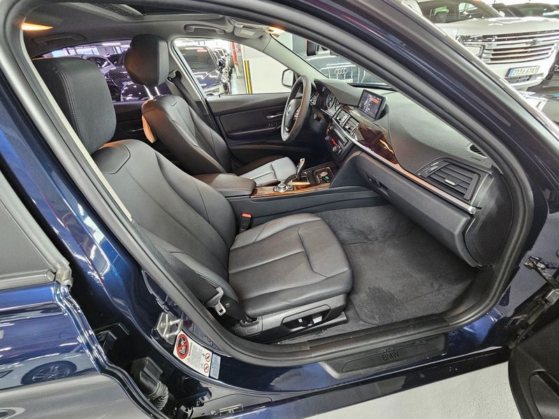 2013 BMW 3 Series 320d photo 10