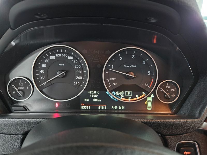 2013 BMW 3 Series 320d photo 13