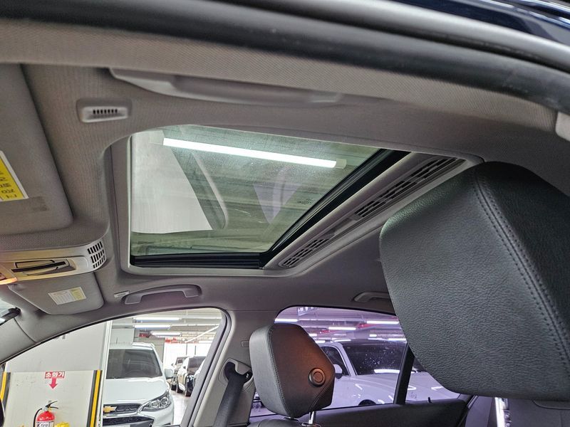 2013 BMW 3 Series 320d photo 17