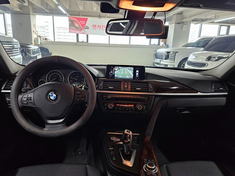 2013 BMW 3 Series 320d photo 19