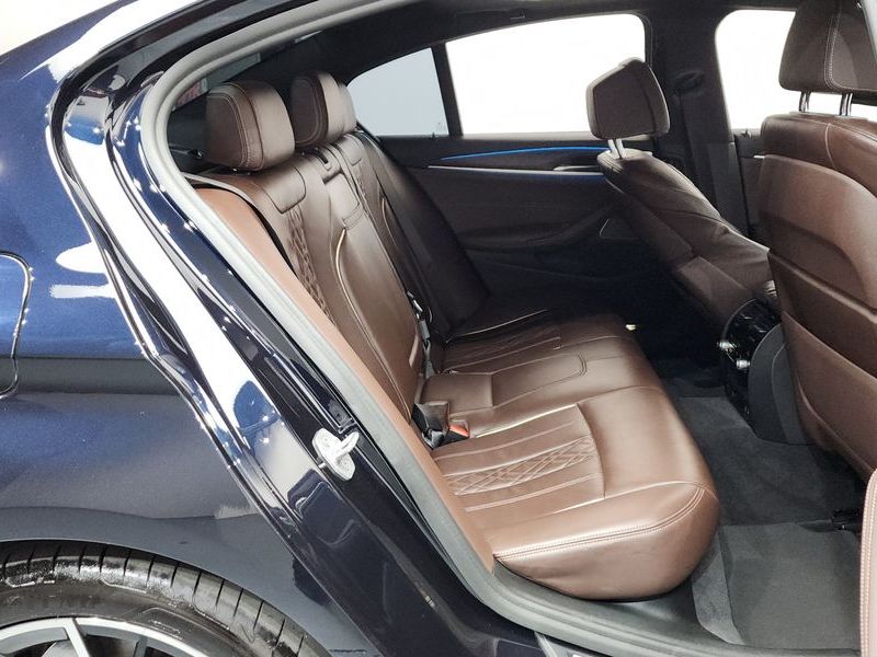 2021 BMW 5 Series 530e M Sport photo 11