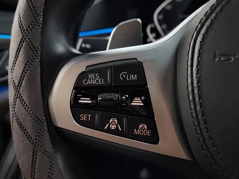 2021 BMW 5 Series 530e M Sport photo 16