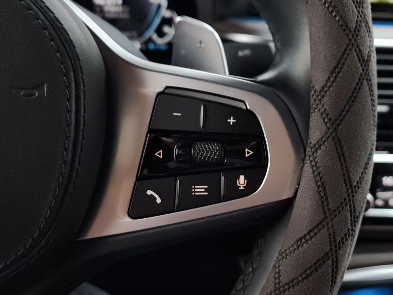 2021 BMW 5 Series 530e M Sport photo 17