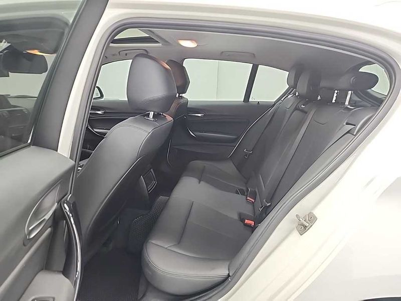 2014 BMW 1 Series 118d Urban Pack1 5Dr photo 12