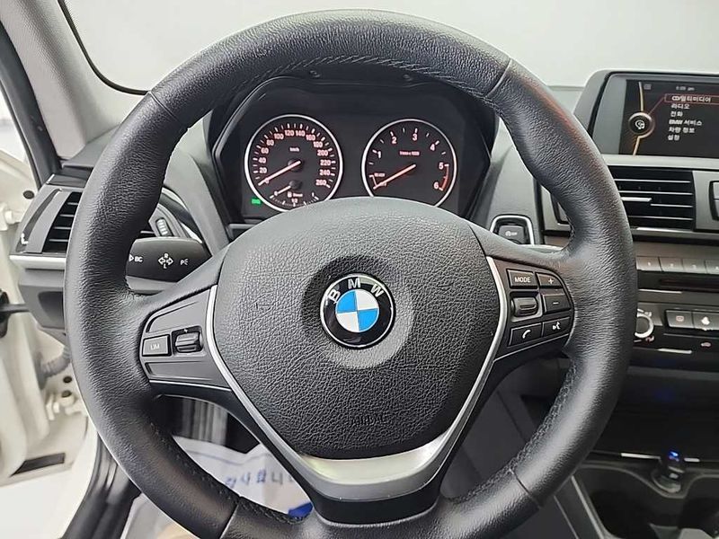 2014 BMW 1 Series 118d Urban Pack1 5Dr photo 18