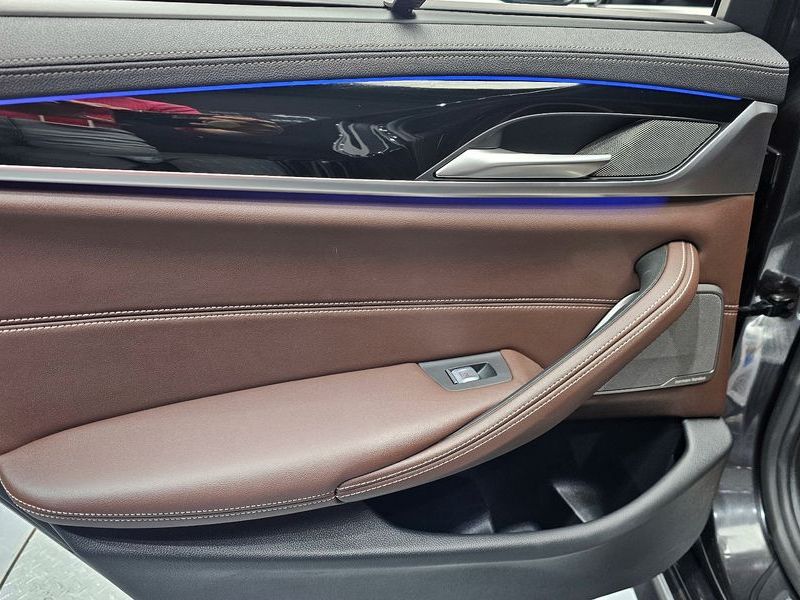 2022 BMW 5 Series 530i xDrive M Sport Package photo 25