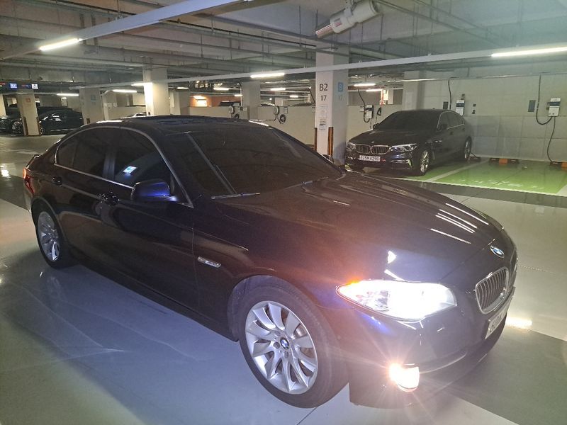 2012 BMW 5 Series 528i photo 9