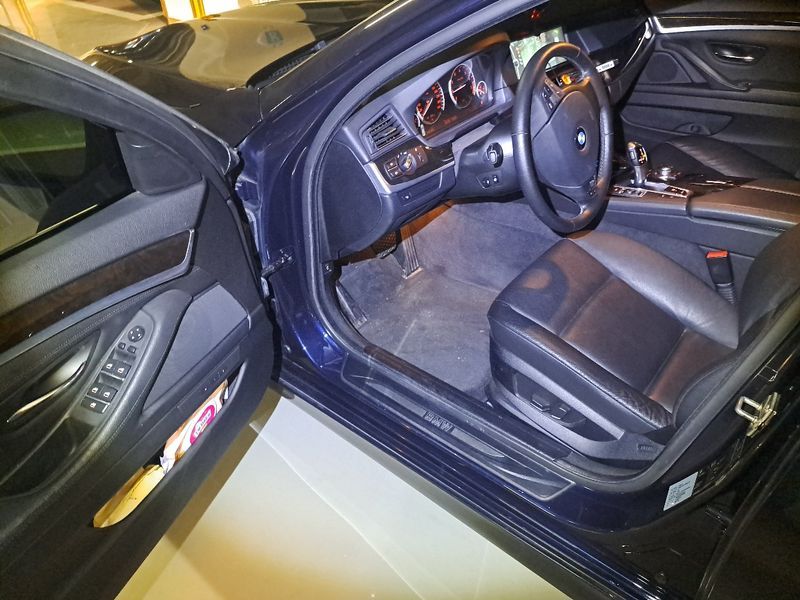 2012 BMW 5 Series 528i photo 17