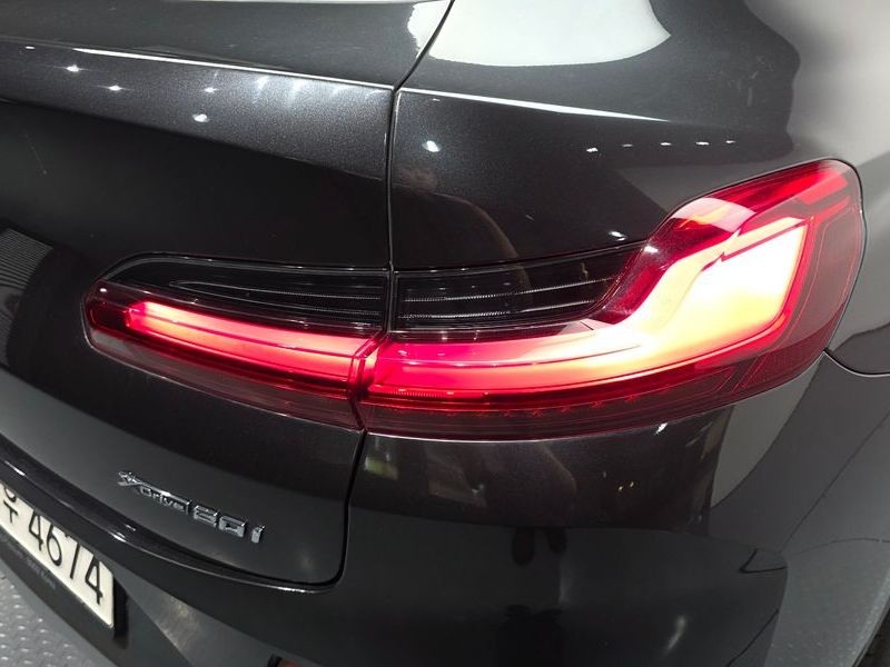 2022 BMW X4 xDrive20i xLine photo 23
