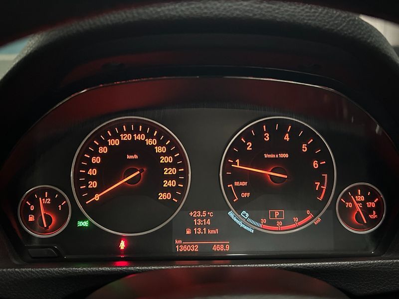 2013 BMW 3 Series 320i photo 16