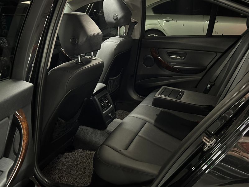 2013 BMW 3 Series 320i photo 19