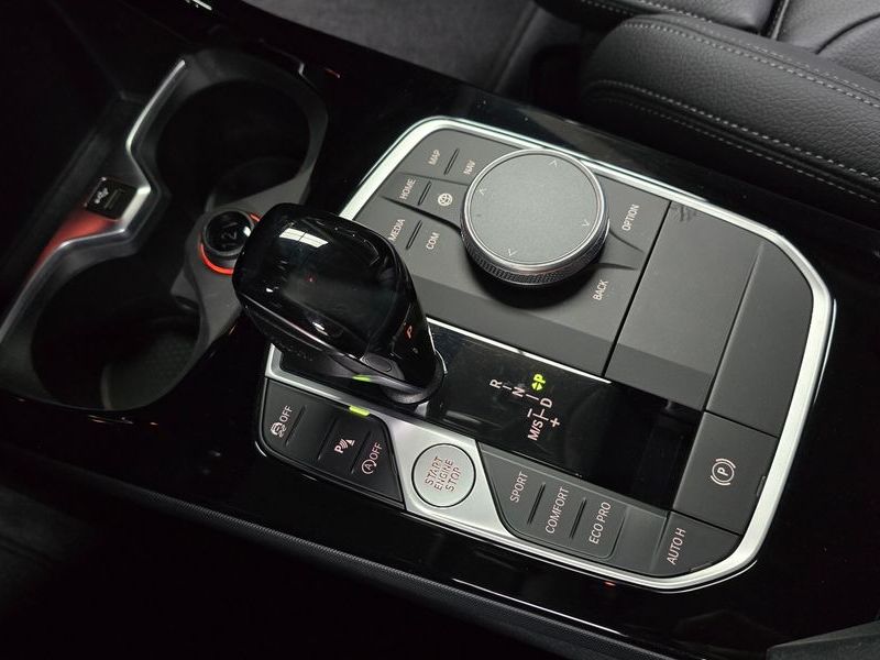 2022 BMW 1 Series 120i Advantage photo 9