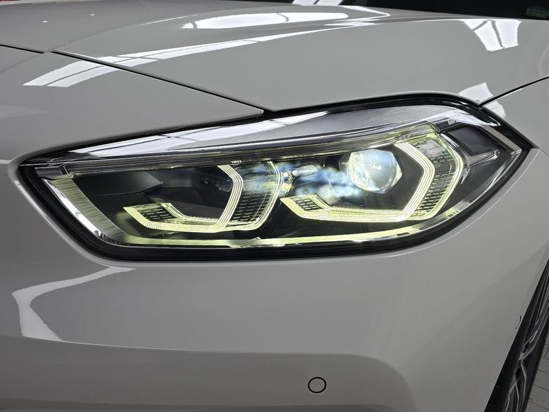 2022 BMW 1 Series 120i Advantage photo 22
