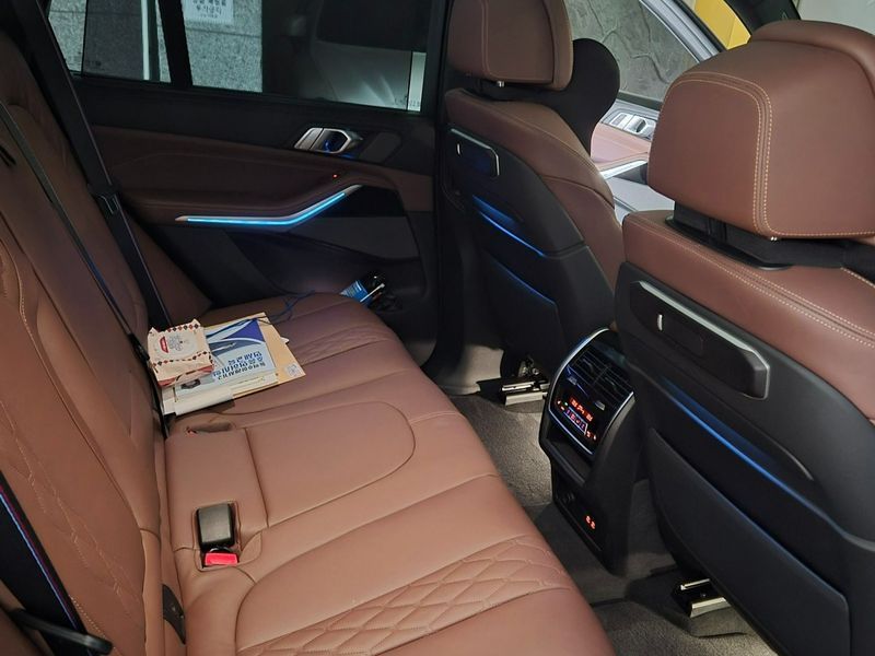 2026 BMW X5 xDrive 40d M Sport Online Exclusive Editon photo 8