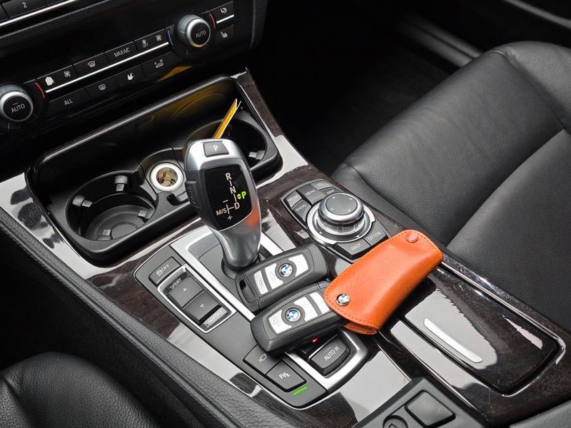 2013 BMW 5 Series 528i photo 9