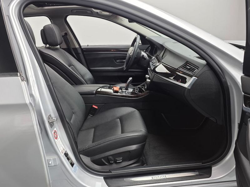 2013 BMW 5 Series 528i photo 10