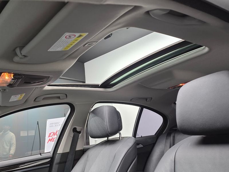 2013 BMW 5 Series 528i photo 19