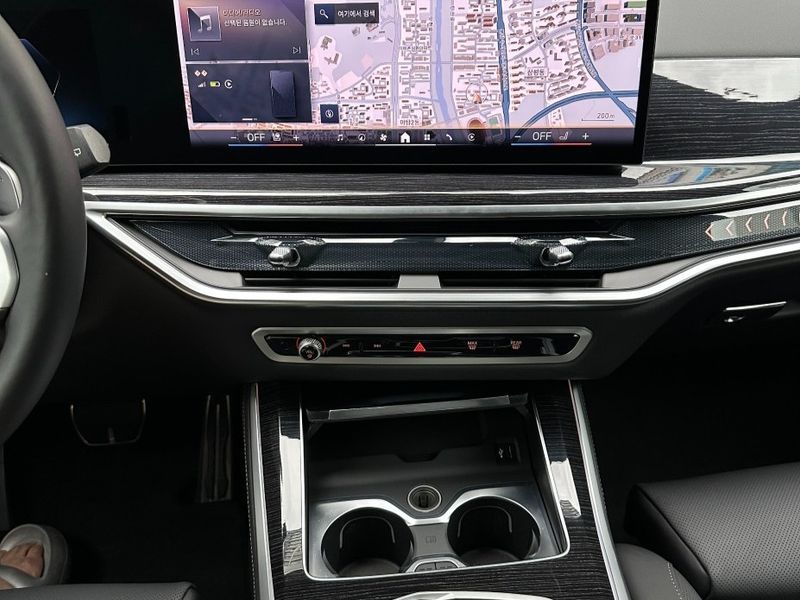 2026 BMW X5 xDrive 30d M Sport photo 8
