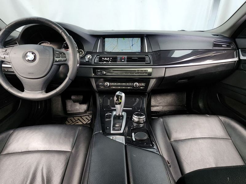 2014 BMW 5 Series 520d photo 7