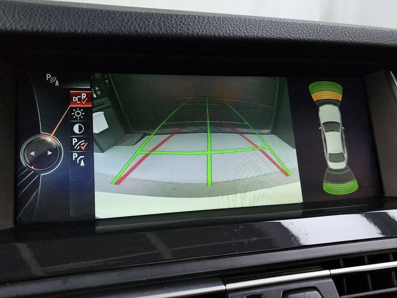 2014 BMW 5 Series 520d photo 15