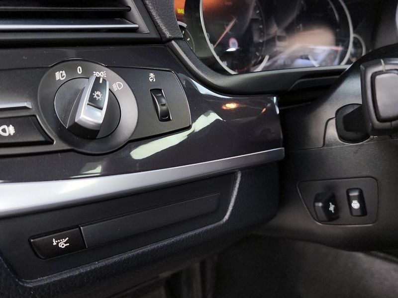 2014 BMW 5 Series 520d photo 16