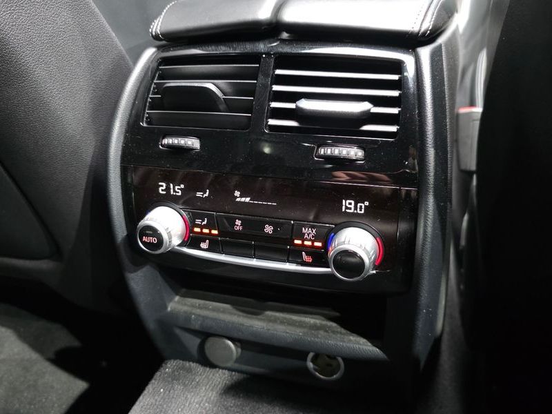 2019 BMW 5 Series 530i xDrive M Sport Package Plus photo 19